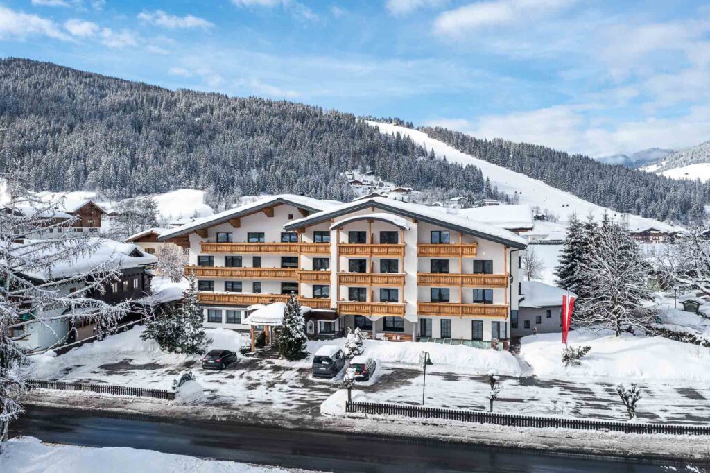 Außenaufnahme vom Pongauerhof im Winter